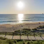 Piso A Capela Con Vistas Al Mar Daire *